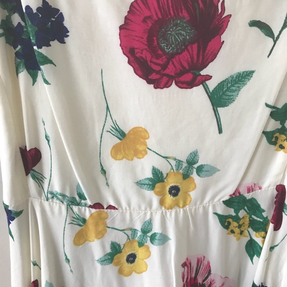 NWT! Old Navy Cream Flowered Dress or long Top - Picture 2 of 5